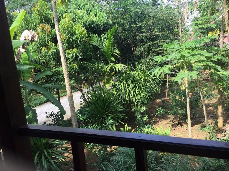 Baan Rai Pu Fa Villa Sattahip Exterior foto