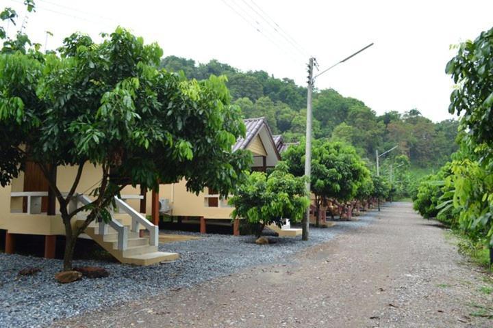 Baan Rai Pu Fa Villa Sattahip Exterior foto