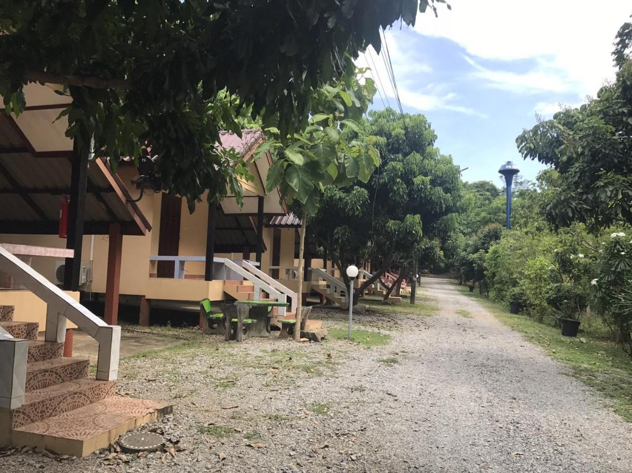Baan Rai Pu Fa Villa Sattahip Exterior foto