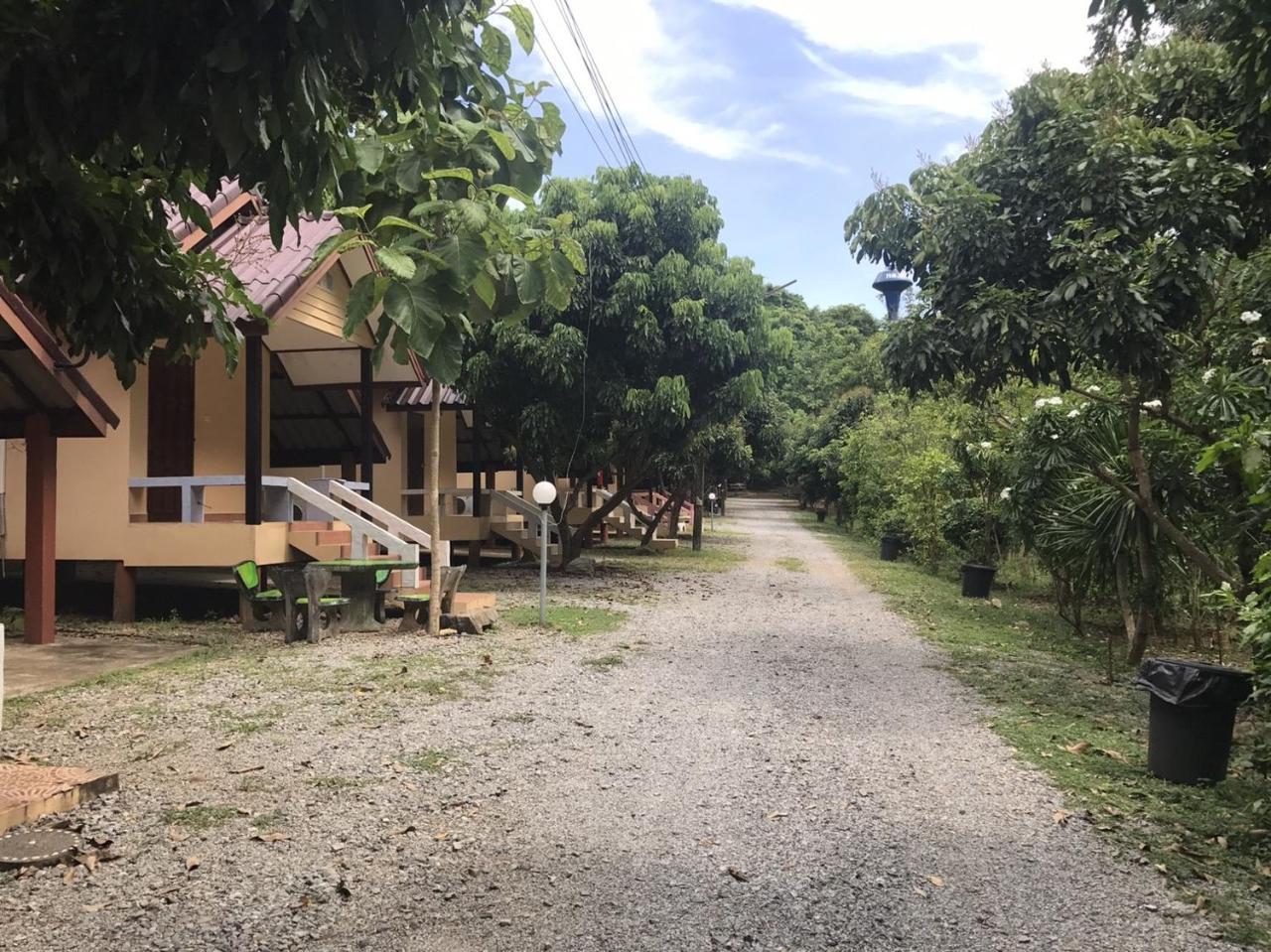 Baan Rai Pu Fa Villa Sattahip Exterior foto